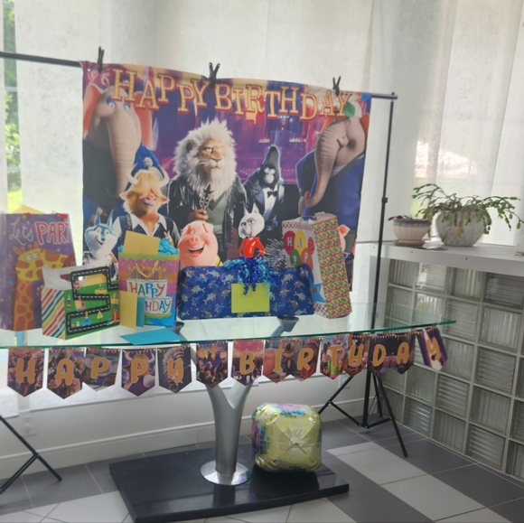 Sing birthday party decor - Picture 3 of 4